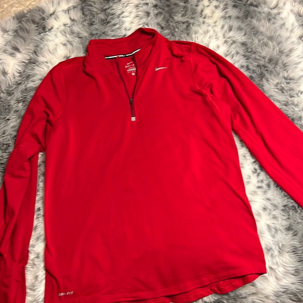 Nike Dri-Fit red men’s pullover size small